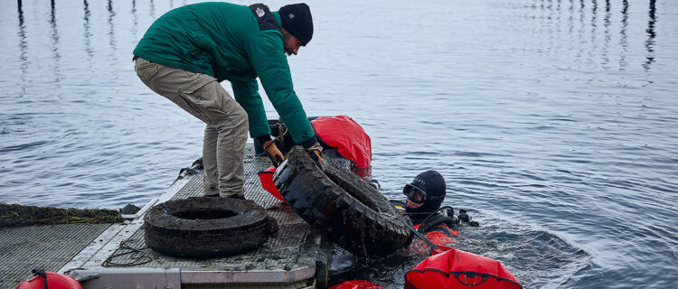 Ghost Diving - Clean-Up with THW Kiel & Bracenet