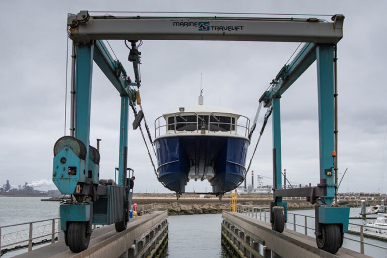 Ghost Diving - Ghost Gear Vessel M/V MAKO launch