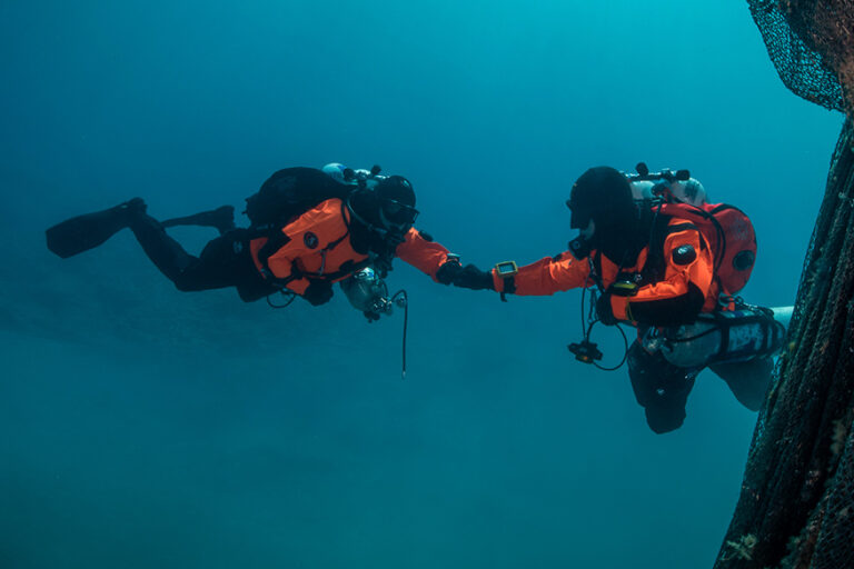 Fishers and divers join forces to cleanup the island of Odysseus