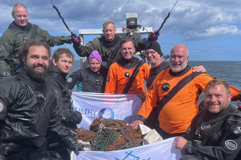 "The Dutch" support Ghost Diving UK volunteers in cleaning up the SS Mars